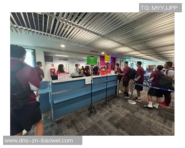 海港队抵达泰国备战亚冠李帅刘若钒加布里埃尔因伤缺阵