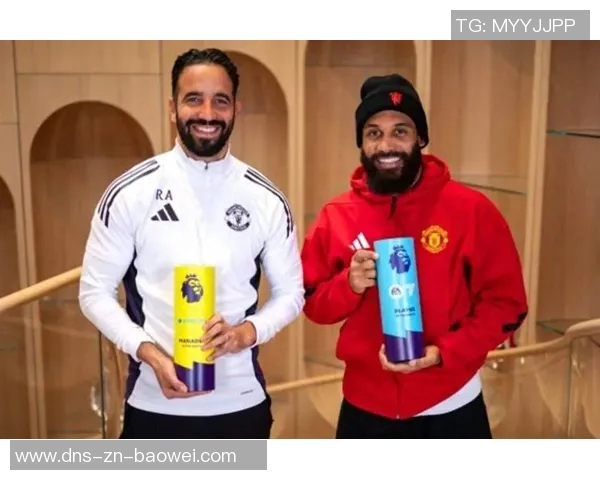 姆伯莫荣膺曼联对热刺比赛最佳球员引发球迷热议 姆伯莫荣膺曼联对热刺比赛最佳球员引发球迷热议