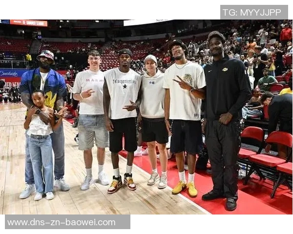 范德比尔特盛赞里夫斯迎接挑战两场比赛得分超90分令人惊叹