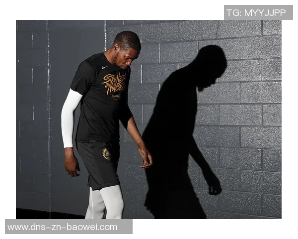 尤文图斯官方宣布卡巴尔右大腿肌肉受伤需两周后复查恢复情况