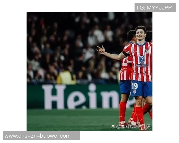 罗德里戈禁区内巧妙漏球晃倒后卫右脚弧线球精彩破门