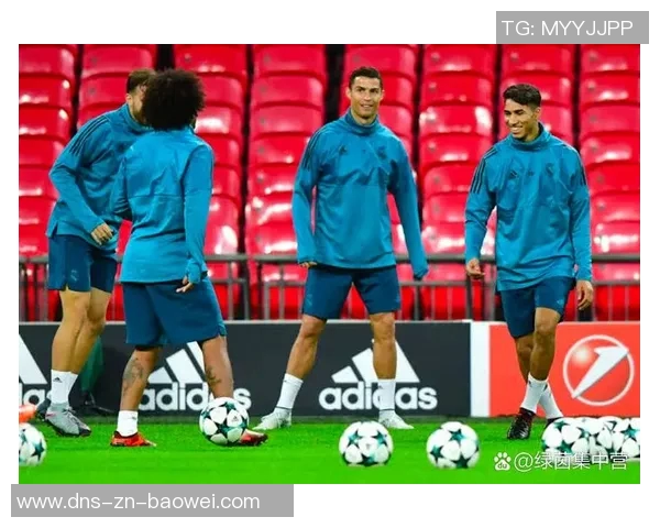 阿什拉夫社媒发文感谢球迷支持助力球队挺进十六强